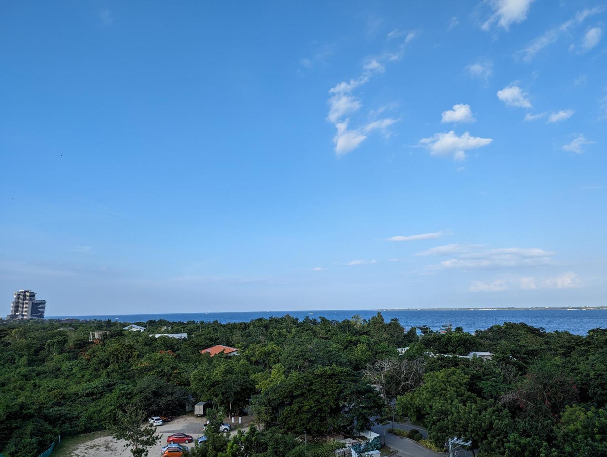 Dominiks Comfort And Silent Studio Tambuli Balcony Pool Mactan Ocean View High Floor Apartment Lapu-Lapu City Exterior photo